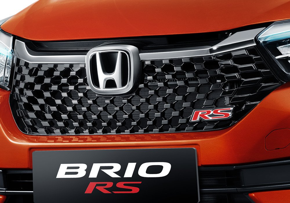 Design Grille merupakan Featur Terbaru Honda Brio RS pada sisi Design Exterior 